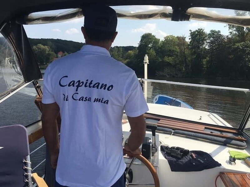 4 hours Private Romantic Boat Cruise for 2 - Wine included - Why a Private Boat Cruise on the Havel River Makes for a Special Day