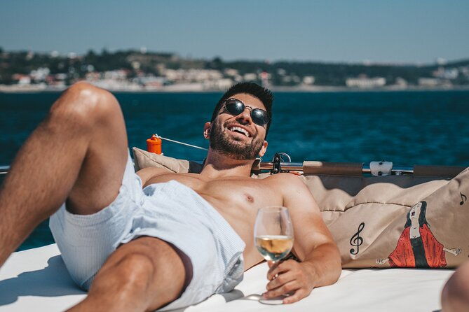 4-hours-private-tour-with-dives-in-catamaran-in-lisbon