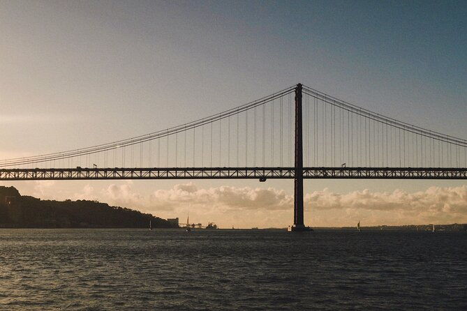 4-hours-private-tour-with-dives-in-catamaran-in-lisbon