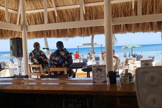 4-hours-private-tour-with-snorkel-experience-in-roatan