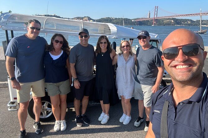 4-hours-private-tuk-tuk-tour-discovering-lisbon