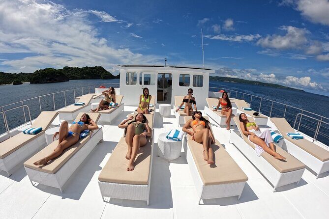 4 hours Red Whale Party Yacht in Boracay - Introduction: A Unique Slice of Boracay Fun