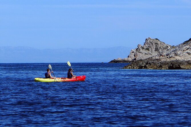 4-hours-sea-kayaking-from-komiza