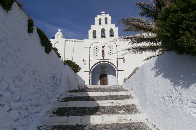 4-hours-tailor-made-tour-in-santorini-2