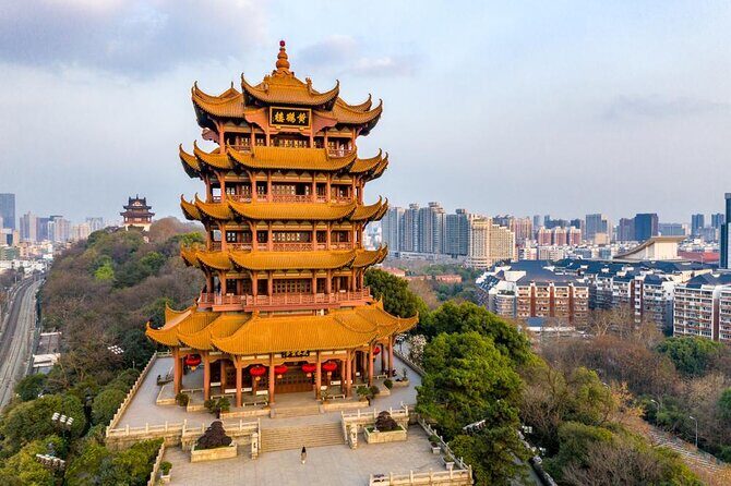 4 hours Walking tour to Wuhan Yellow crane tower and Donghu lake with boat trip - Key Points
