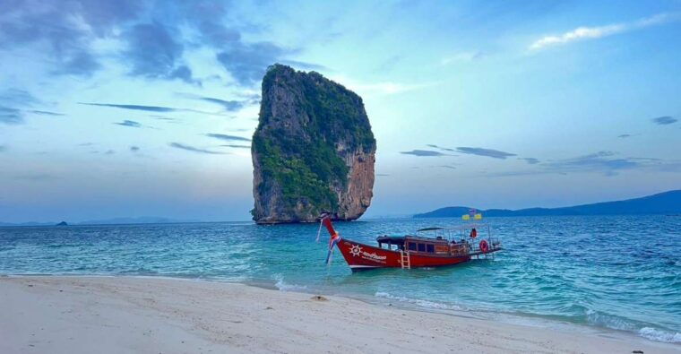 4-island-sunrise-private-luxury-vintage-boat