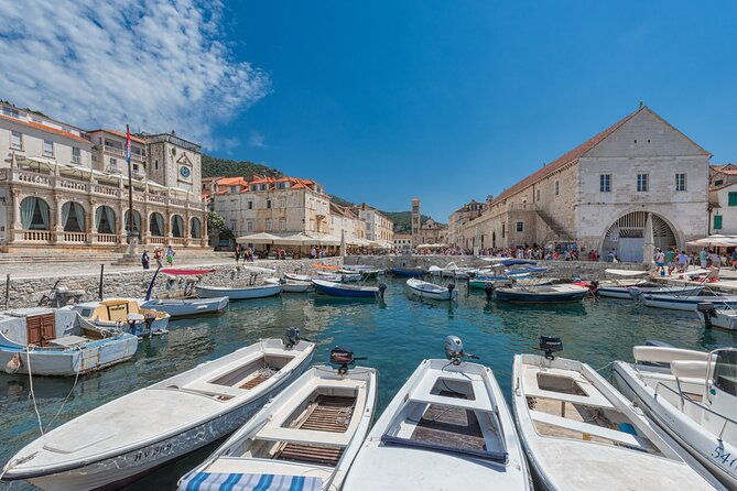 4-islands-tour-from-split-to-zlatni-rat-hvar-pakleni-islands