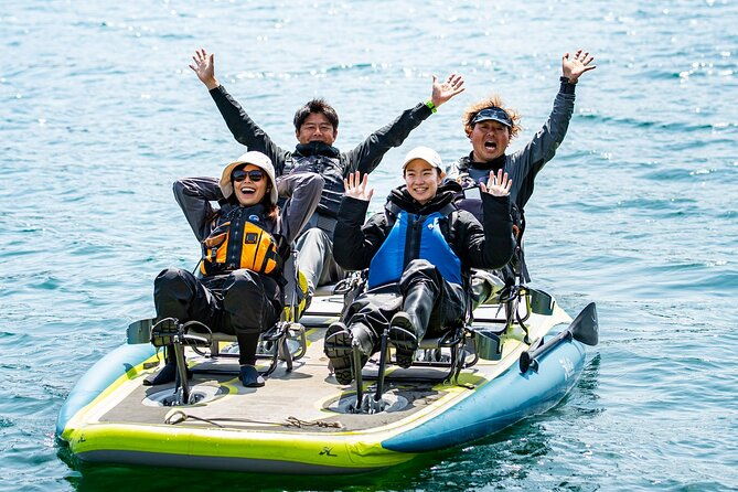 4-seat-boat-experience-on-the-lake-with-a-view-of-mt-fuji
