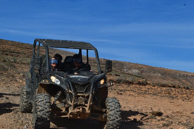 4-seater-mixed-3h-guided-buggy-volcano-tour-in-lanzarote-2