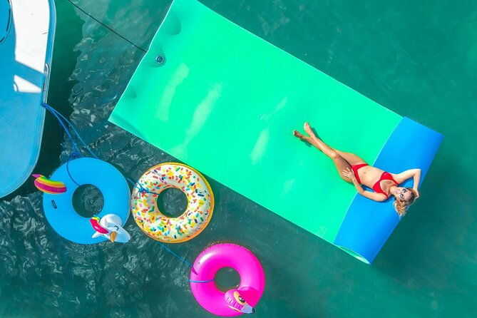 40-miami-yacht-rental-up-to-13-persons