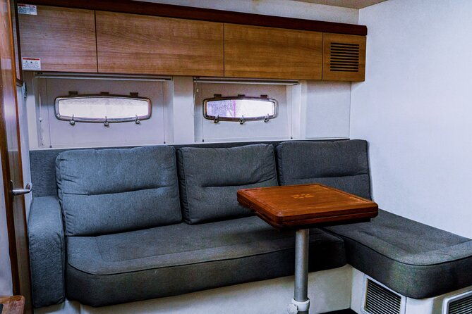 40-sealine-cruise-with-captain-and-stew