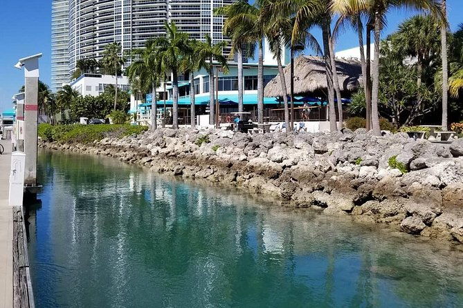 42-ft-private-yacht-miami-rent-for-2-our-4-hours-for-12-people