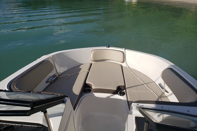 42-ft-private-yacht-miami-rent-for-2-our-4-hours-for-12-people