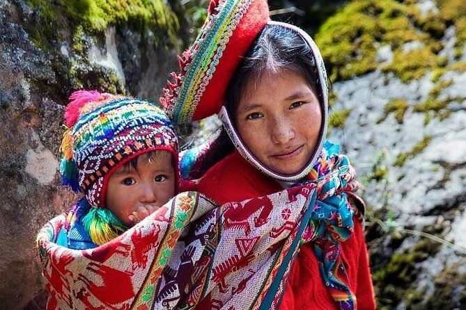 4d3n-llama-trek-to-machu-picchu-sacred-valley-journeys