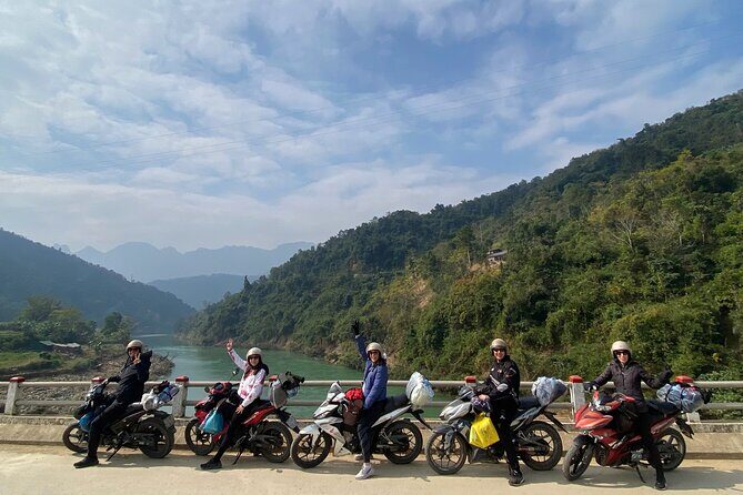 4D3N self-driving Loop tour (small group - private room included) - The Experience in Detail