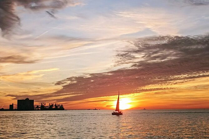 4h-exclusive-sail-in-lisbon-your-private-escape