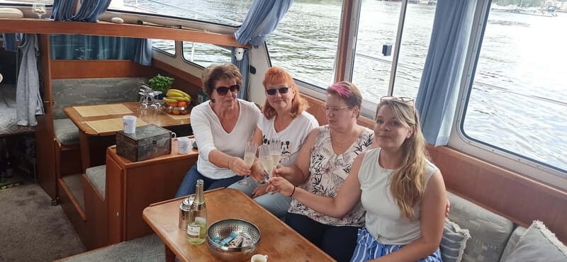 4h Harbor and Castle Sightseeing Cruise, our most booked! - Frequently Asked Questions