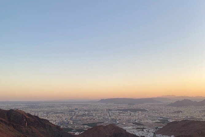 4WD Adventure in Uhud Mountain - Views, Stories, and Cultural Significance