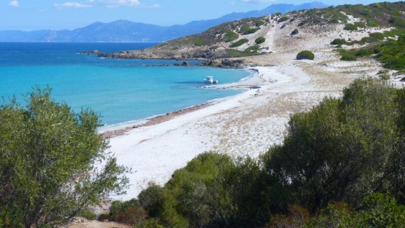 4x4-agriates-desert-and-beach-excursion-from-calvi