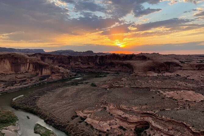 4x4 Hell's Revenge Jeep Tour - An In-Depth Look at the Experience