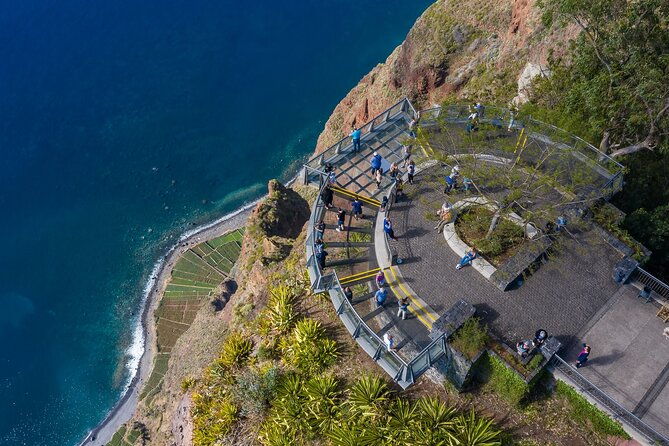 4x4-jeep-safari-west-madeira-porto-moniz-fanal-cabo-girao