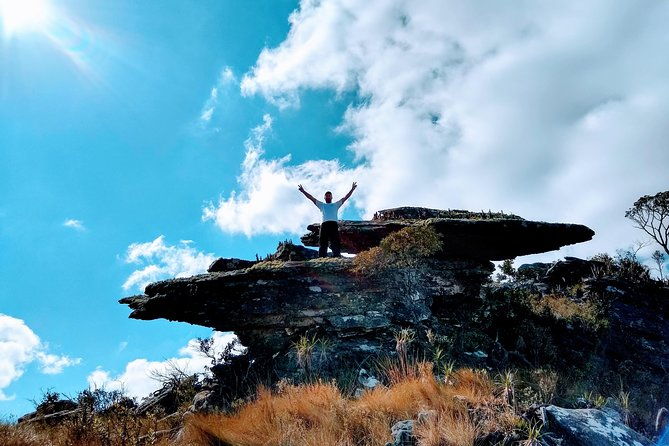 4x4-jeep-tours-to-the-best-waterfalls-in-carrancas-mg