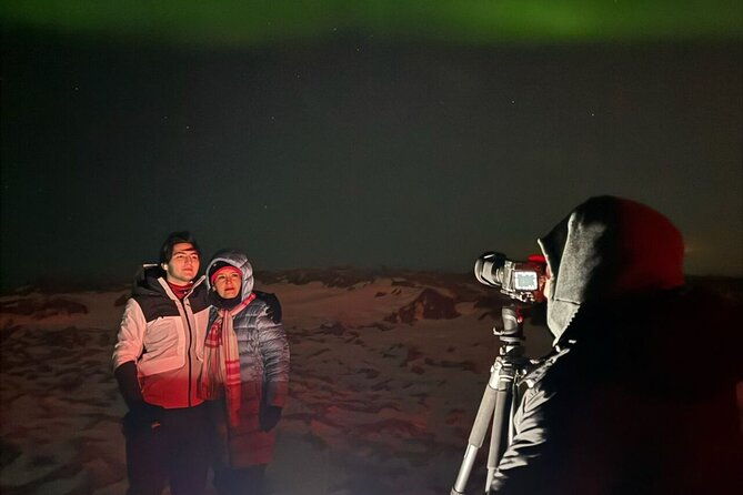 4x4-minibus-northern-lights-with-photo-and-snacks-from-reykjavik