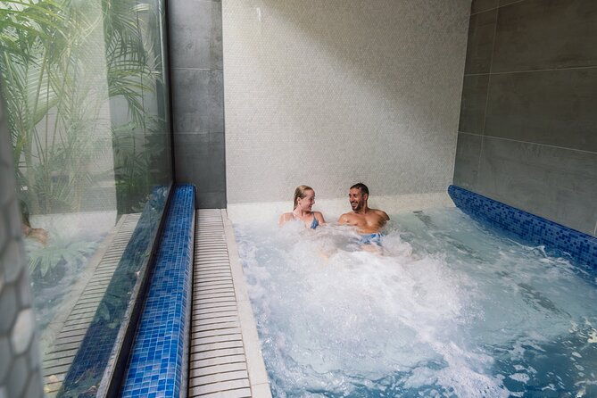 5-6-hour-entry-to-perchel-beach-club-with-spa-circuit