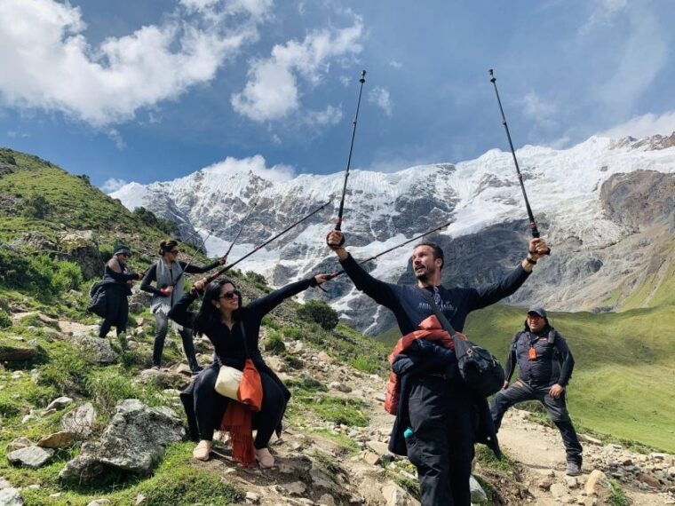 5-days-route-along-the-salkantay-trail-to-machu-picchu-train