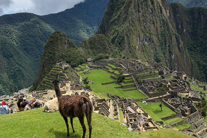 5-days-tour-to-machupicchu-sacred-valley-and-rainbow-mountain-in-small-group