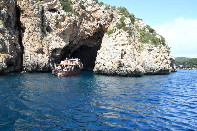 5-hour-guided-robinson-boat-day-tour-in-northern-mallorca