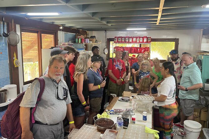 5-hour-private-bus-tour-in-roatan