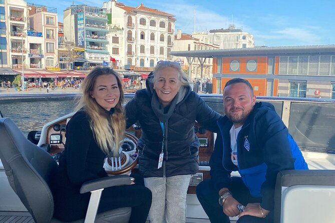 5-hours-private-luxury-yacht-for-bosphorus-cruise-in-istanbul