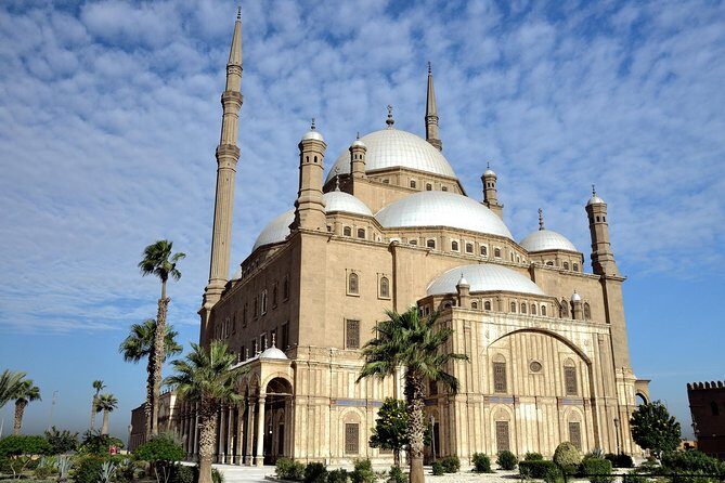 5 Hours private to Giza pyramids Sphinx and Citadel including Lunch - Walking the History at the Cairo Citadel