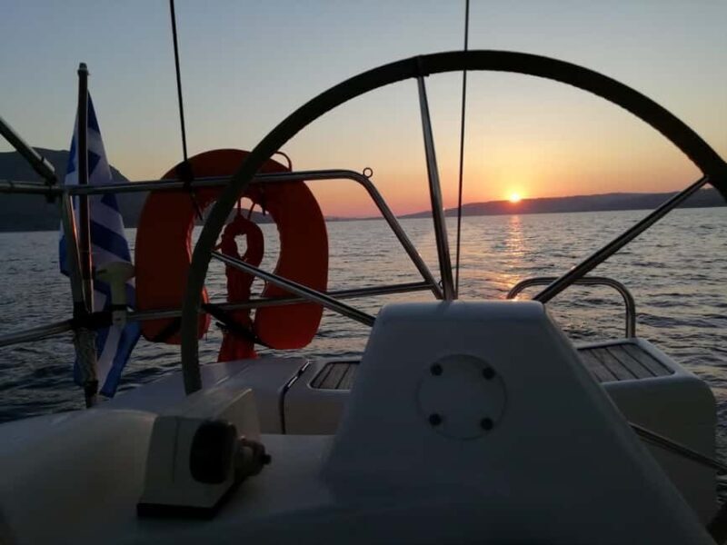 5 hrs Sail in Chania: sailing, swimming, lunch and drinks - An Authentic Half-Day Sailing Adventure in Crete