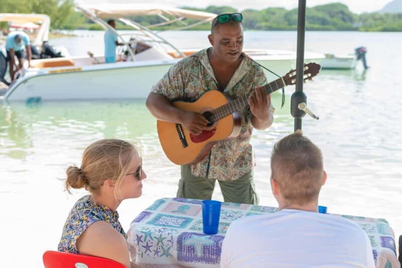 5 Islands Speedboat Cruise, Snorkeling + Lunch & Open Bar - Who Is This Tour Best For?