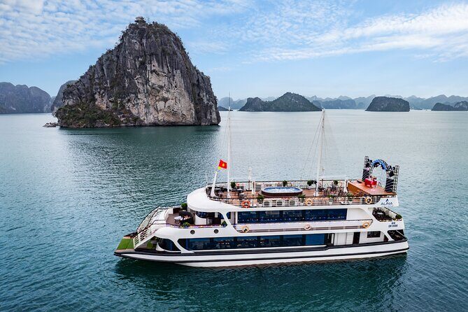 5-Star Ha Long Bay Cruise with Kayaking & Buffet Lunch from Hanoi - Key Points