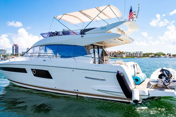 52-feet-all-inclusive-flybridge-yacht-rental-in-miami