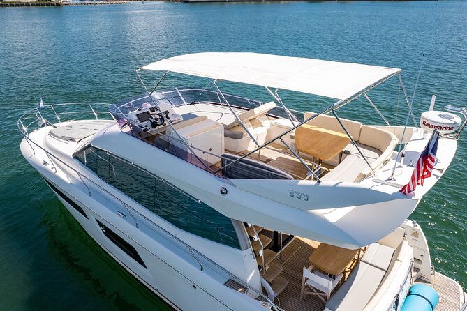 52-feet-all-inclusive-flybridge-yacht-rental-in-miami
