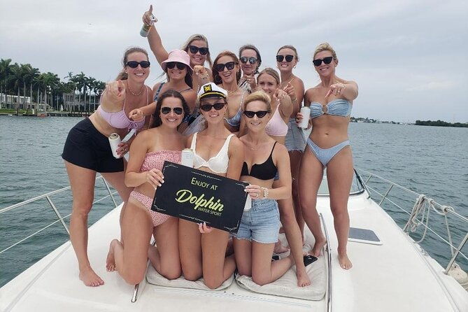 52-yacht-rental-in-miami-beach-with-experienced-captain