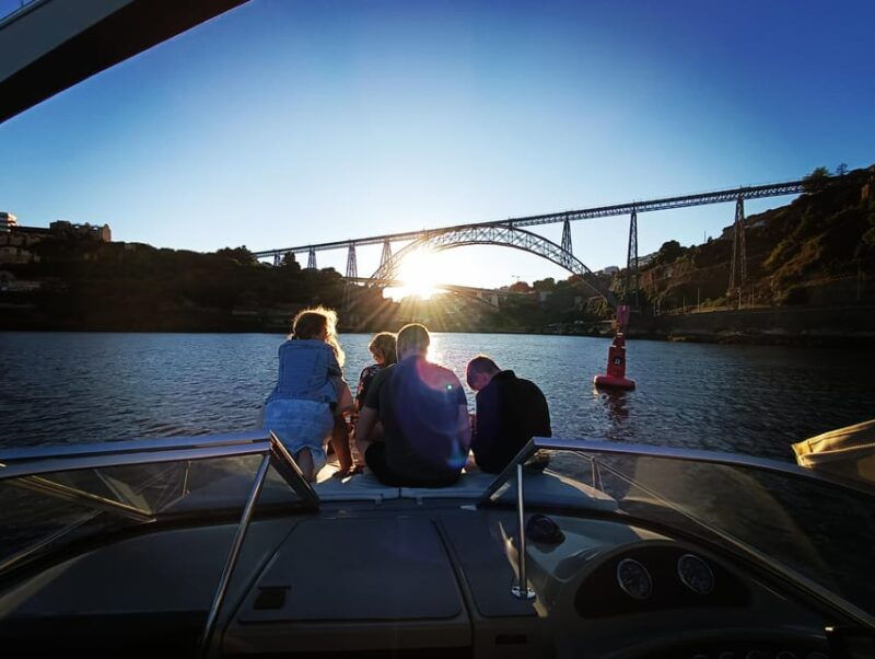 6-bridges-not-shared-boat-tour-1h30m-group-price-up-to-6px