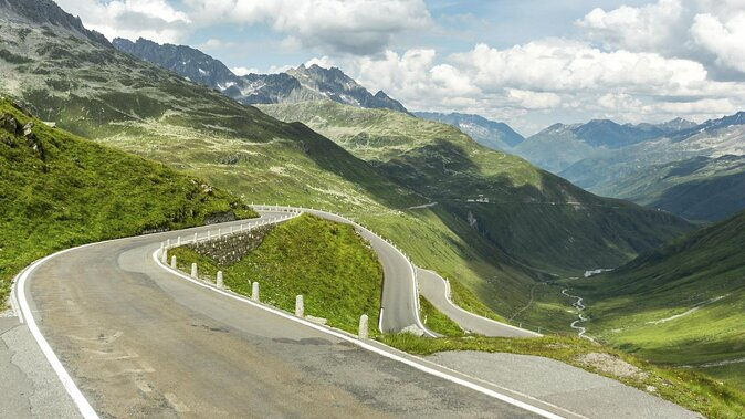 6-day-drive-9-swiss-passes-glacier-express-route-stelvio-italy