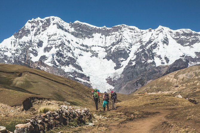 6-day-rainbow-mountain-x-ausangate-trek-flashpackerconnect
