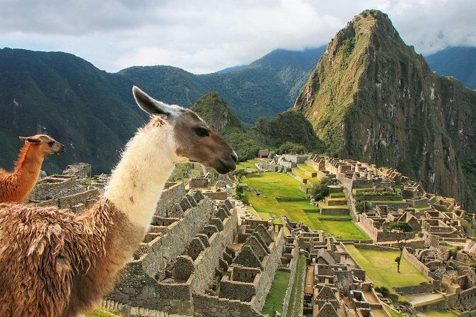 6-days-cusco-sacred-valley-machupicchu-marasmoray-rainbow-mountain