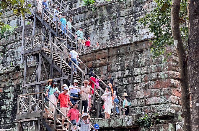 6 Days In-depth Angkor Wat Small Group Tours in Siem Reap - Who Should Consider This Tour
