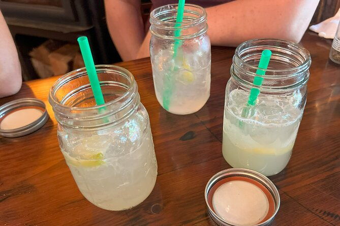 6-hour-party-bus-booze-bites-and-amazing-sites