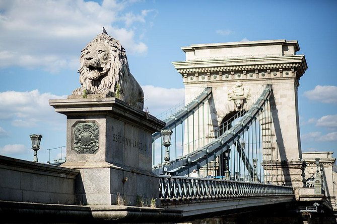 6-hours-private-city-tour-of-budapest-with-winetasting-and-danube-evening-cruise