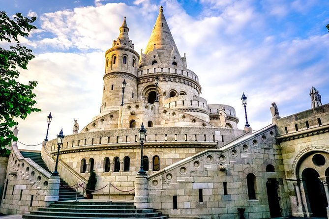 6-hours-private-city-tour-of-budapest-with-winetasting-and-danube-evening-cruise