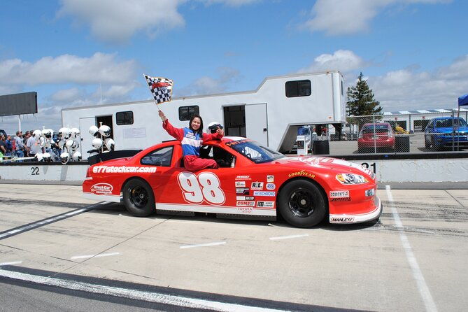 6-lap-stock-car-ride-along-at-pocono-raceway