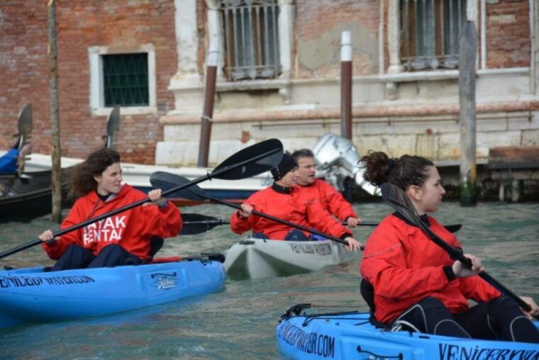 60-quick-kayak-tour-of-venice-with-guide-2